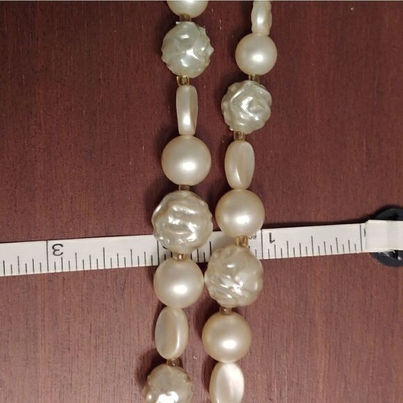 2 for $20 VTG Pale Green Beasld Hong Kong Necklace - Picture 8 of 8